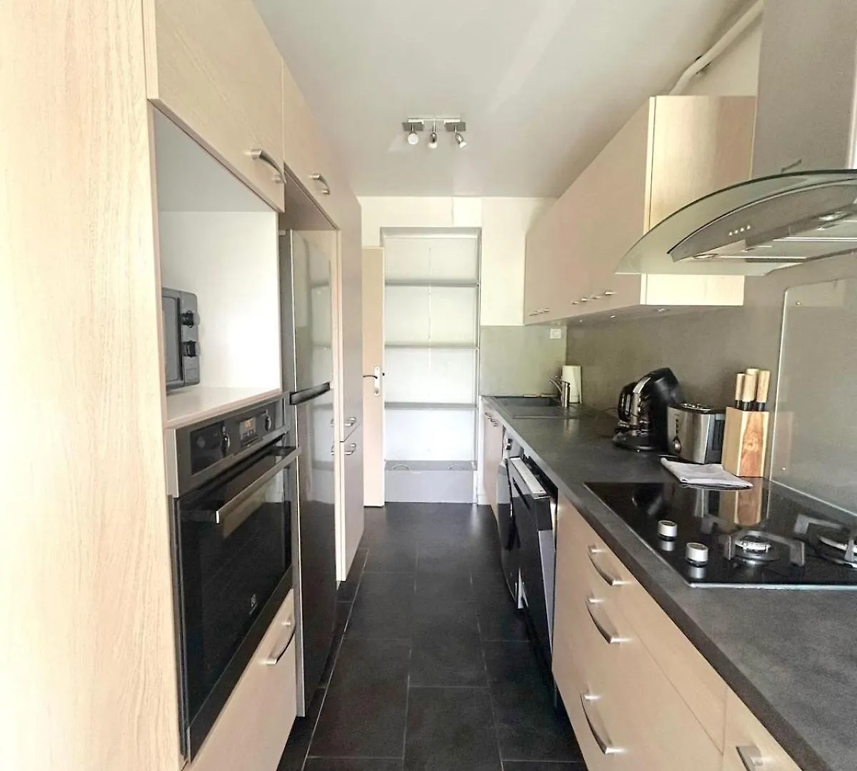 Annecy - Bright & Renovated 3-Room Apartment